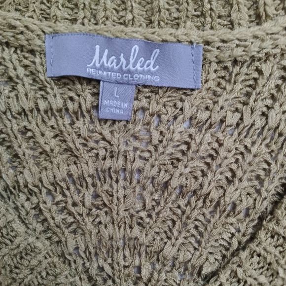 Tunic Sweater by Marled Reunited Clothing. Size large - Picture 5 of 5